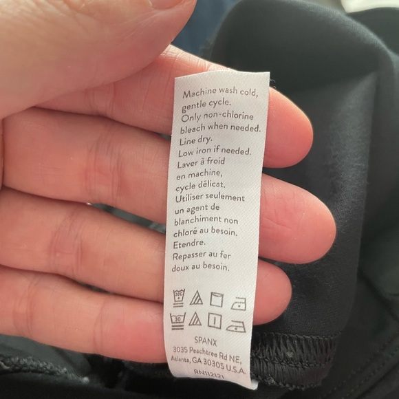 Spanx Cropped Black Leggings Size Small Petite - Picture 10 of 10